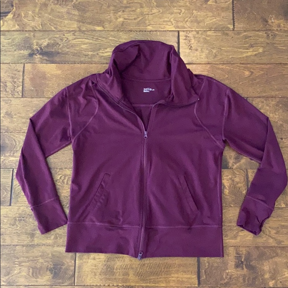 Zella athletic jacket size Large in maroon